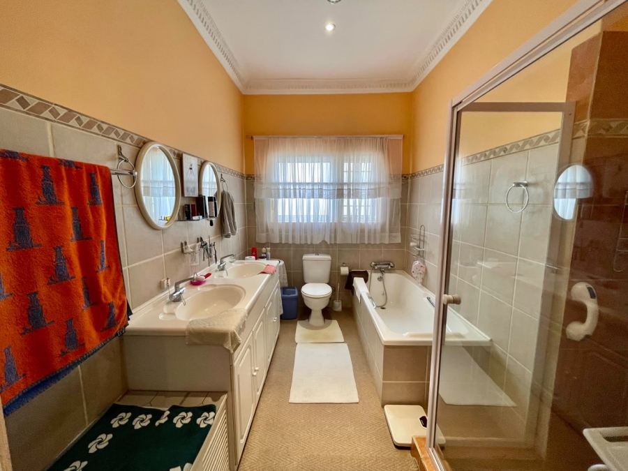 3 Bedroom Property for Sale in Protea Park North West